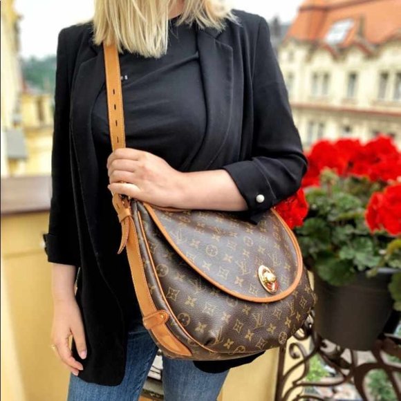 Louis Vuitton Handbags - ❤️✨Tulum GM✨❤️ Louis Vuitton